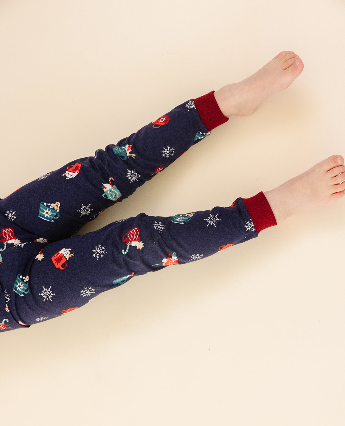 holiday-ultimate-pajama-set-in-cozy-cocoa 5