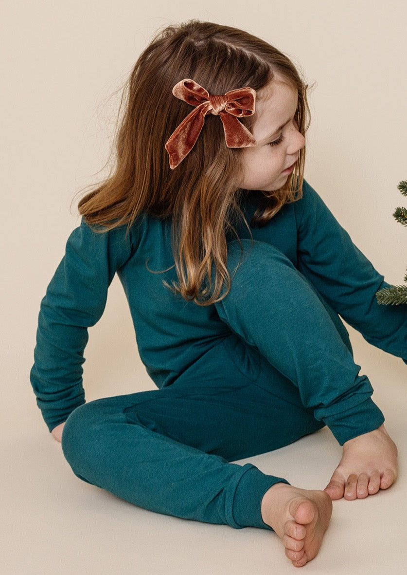 holiday-ultimate-pajama-set-in-pacific 1