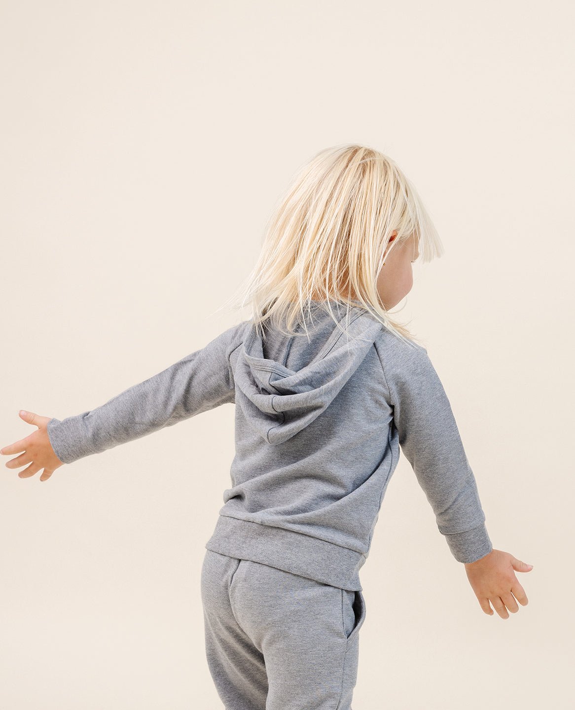 the-coziest-jogger-in-steel-heather 4