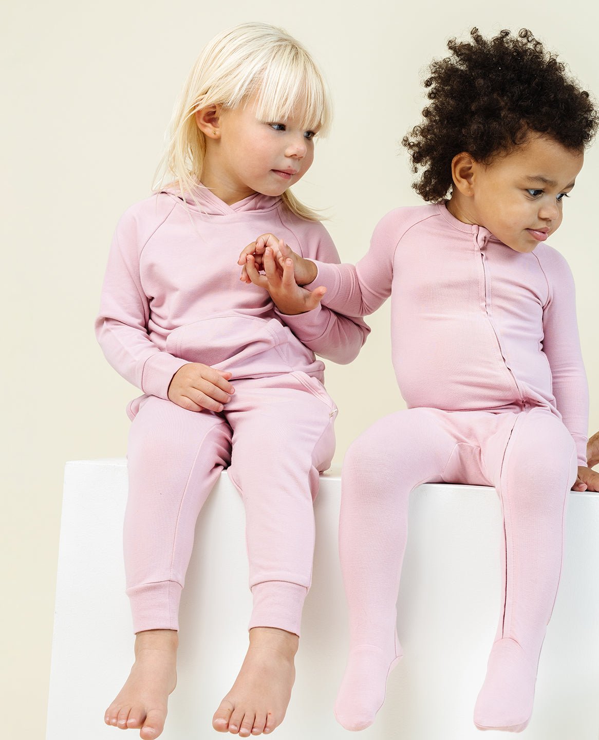 the-coziest-jogger-in-flamingo 4
