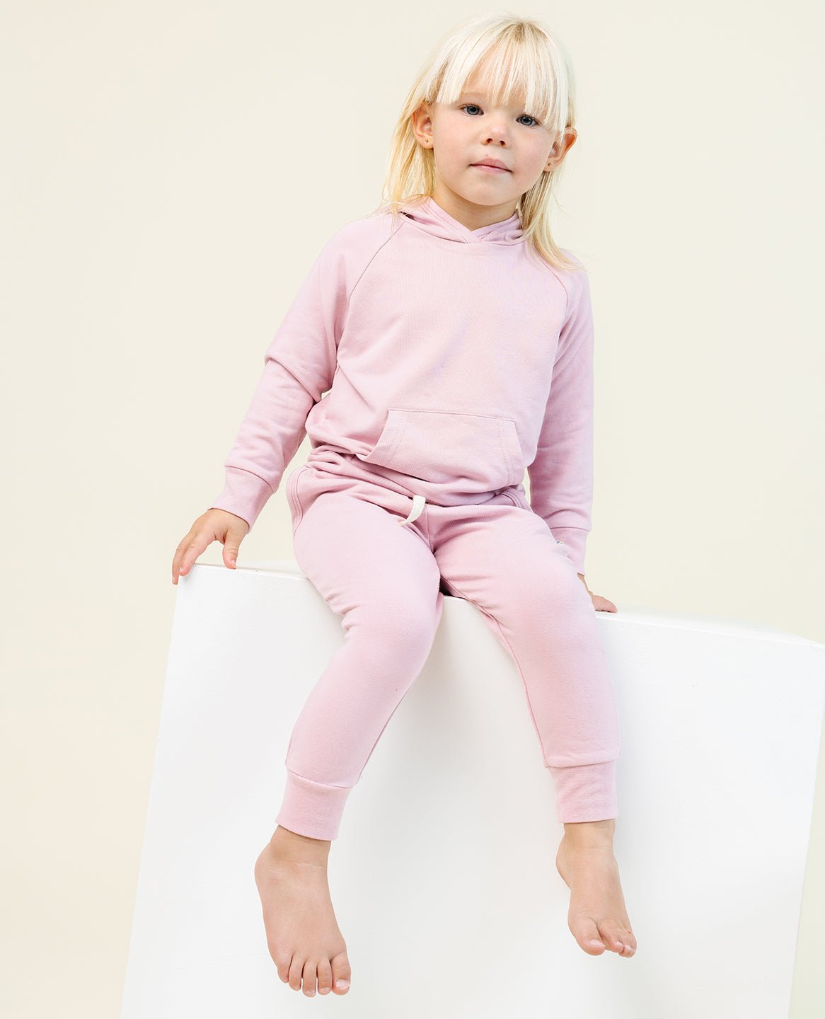 the-coziest-jogger-in-flamingo 3
