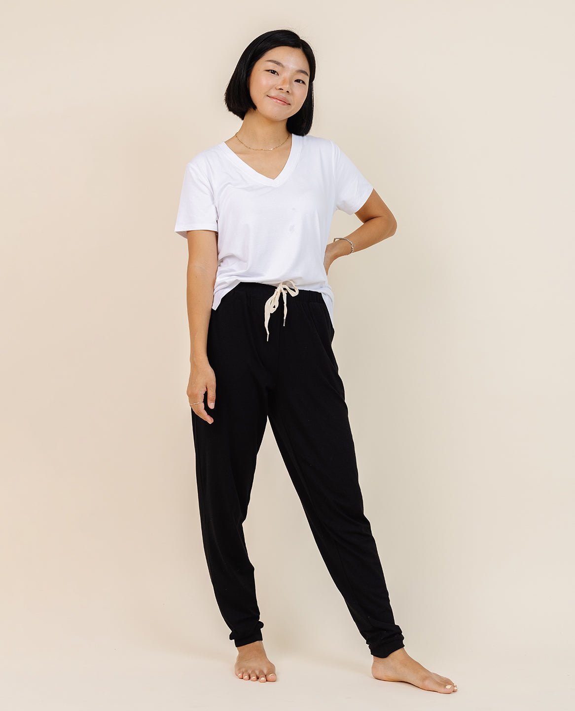women-s-essential-tee-in-powder 2