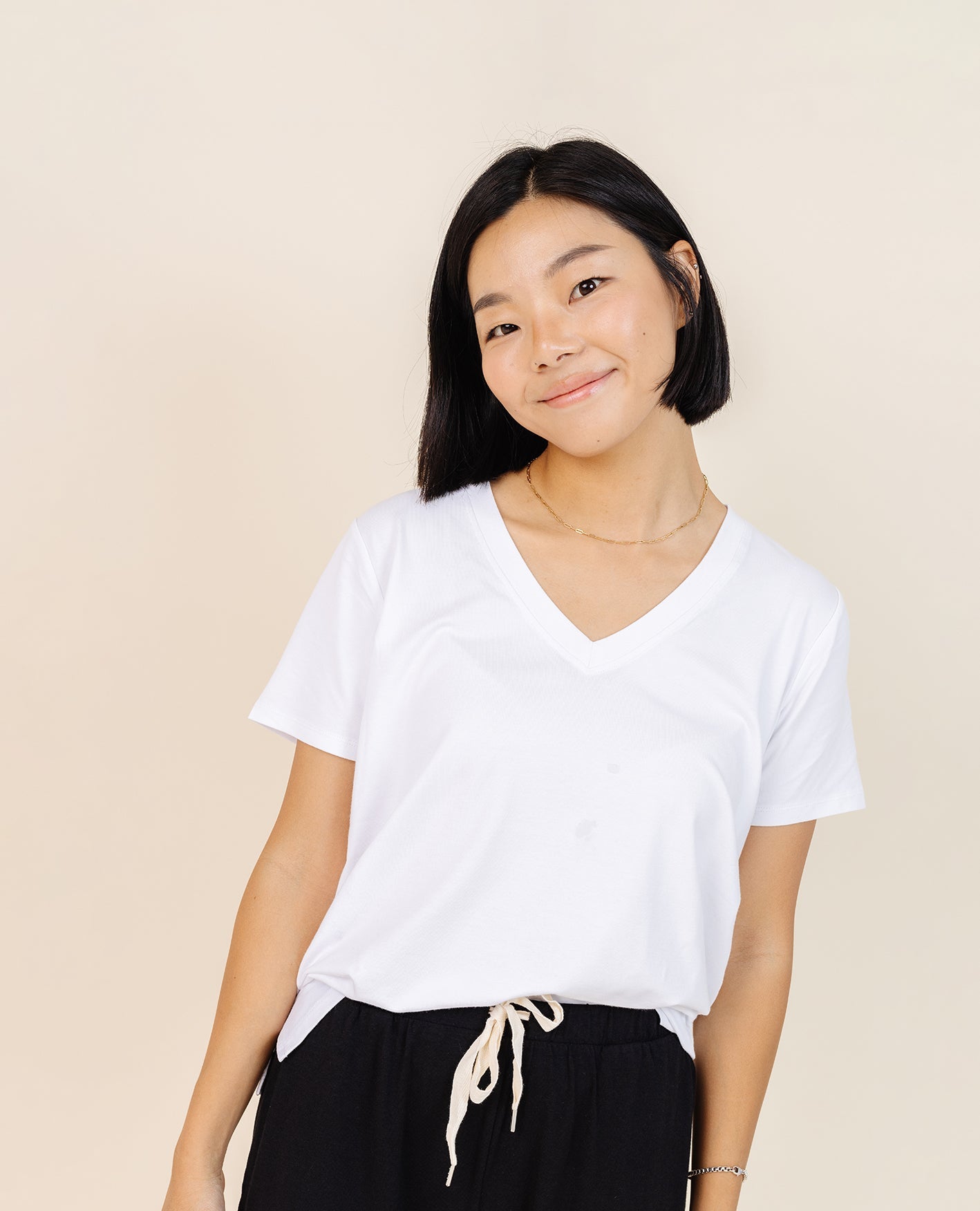 women-s-essential-tee-in-powder 1