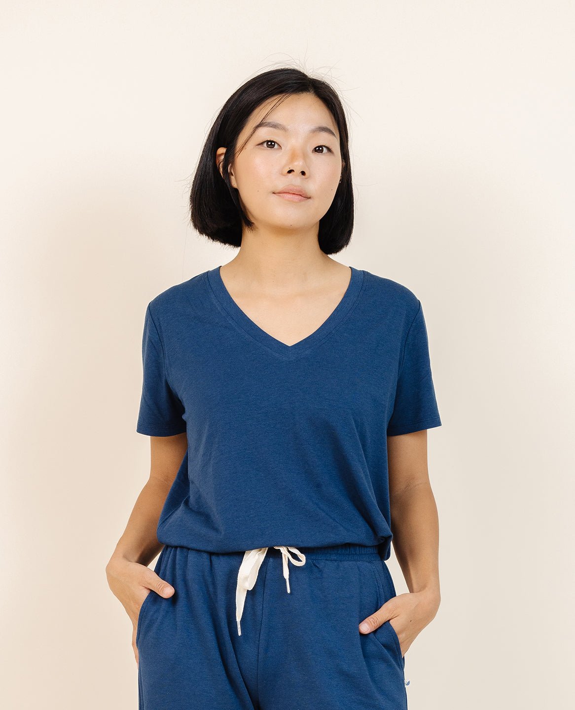 women-s-essential-tee-in-space 1